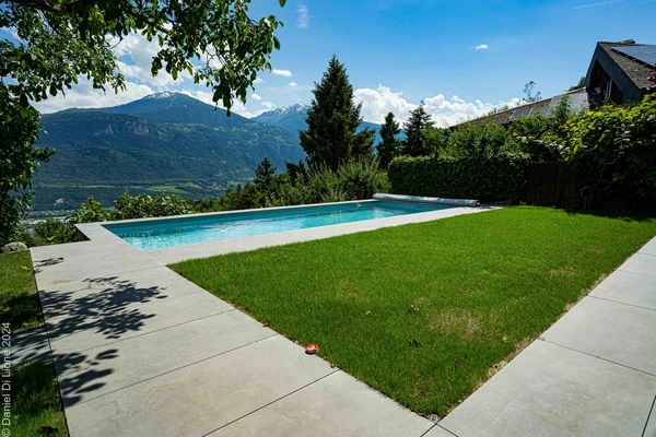 Piscine à Venthône